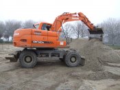 Doosan DX140W